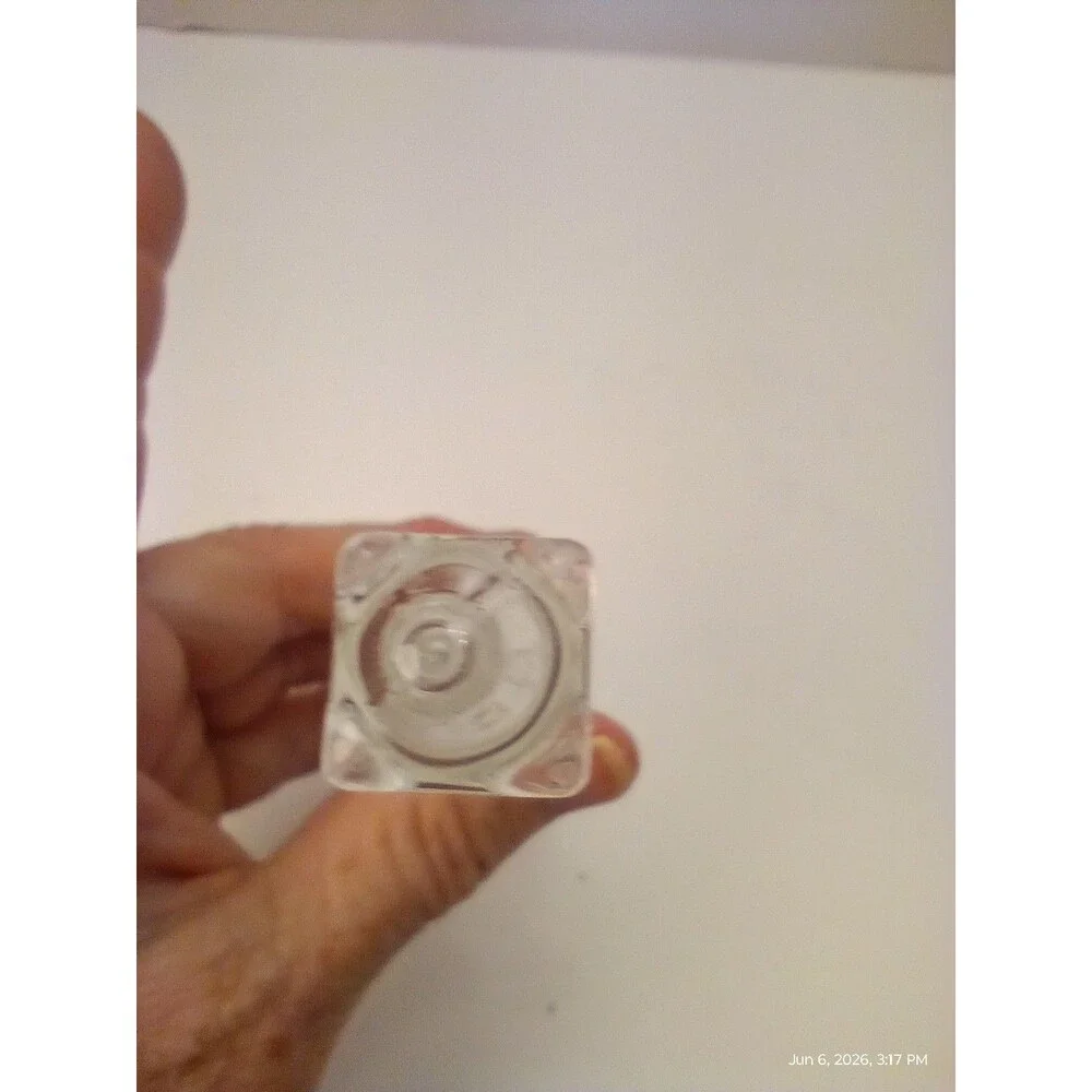 Unbranded clear glass