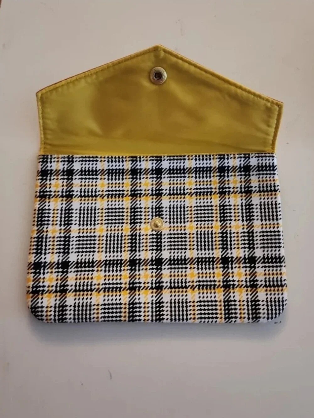 ipsy yellow black