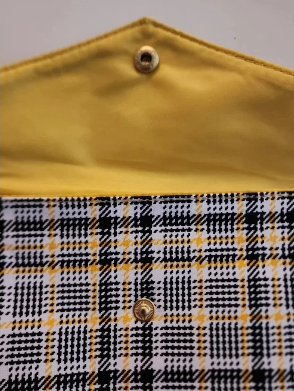 ipsy yellow black
