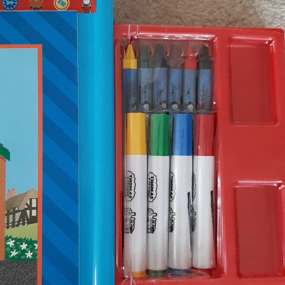 Thomas & Friends Art Desk with Markers,Crayons,Paper
