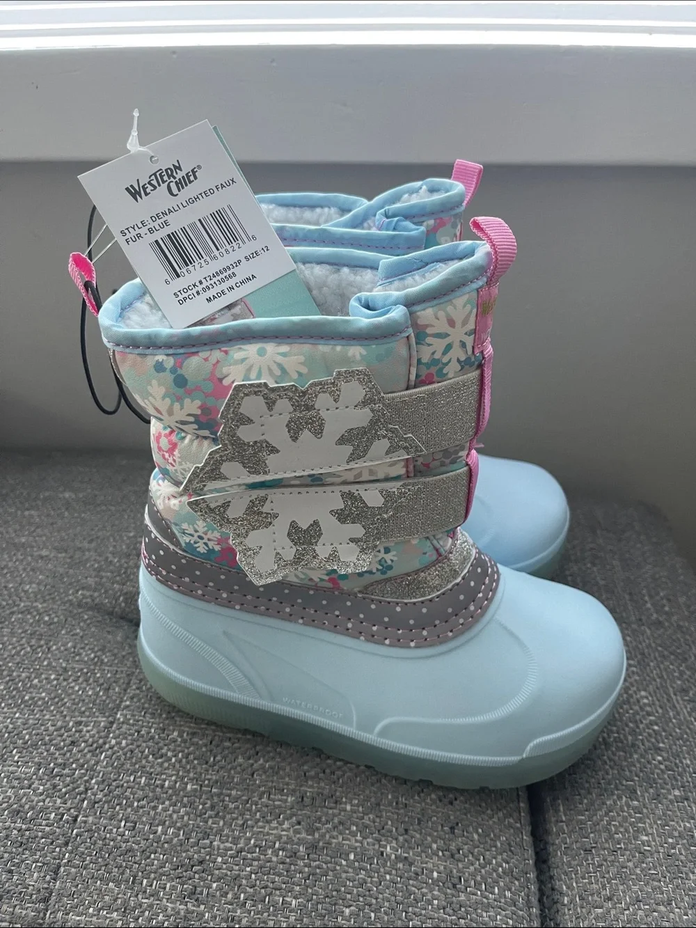 NWT Western Chief Toddler Denali Lighted Snowflake Winter Boots, Size 12T