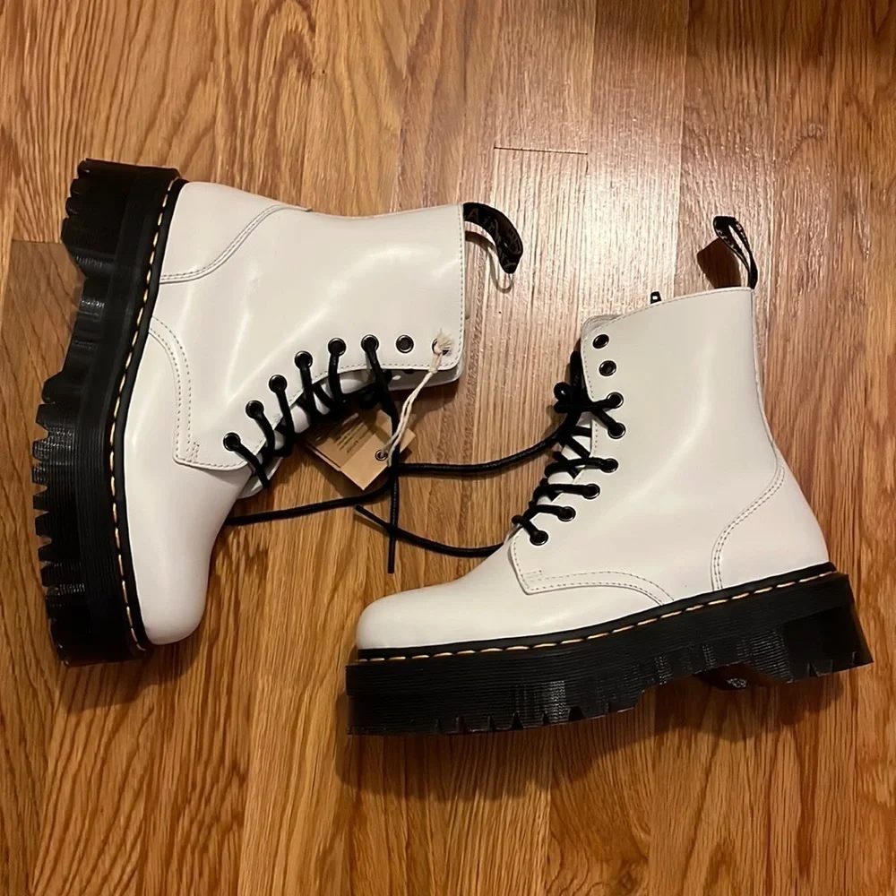 Dr. Martens gorgeous stand