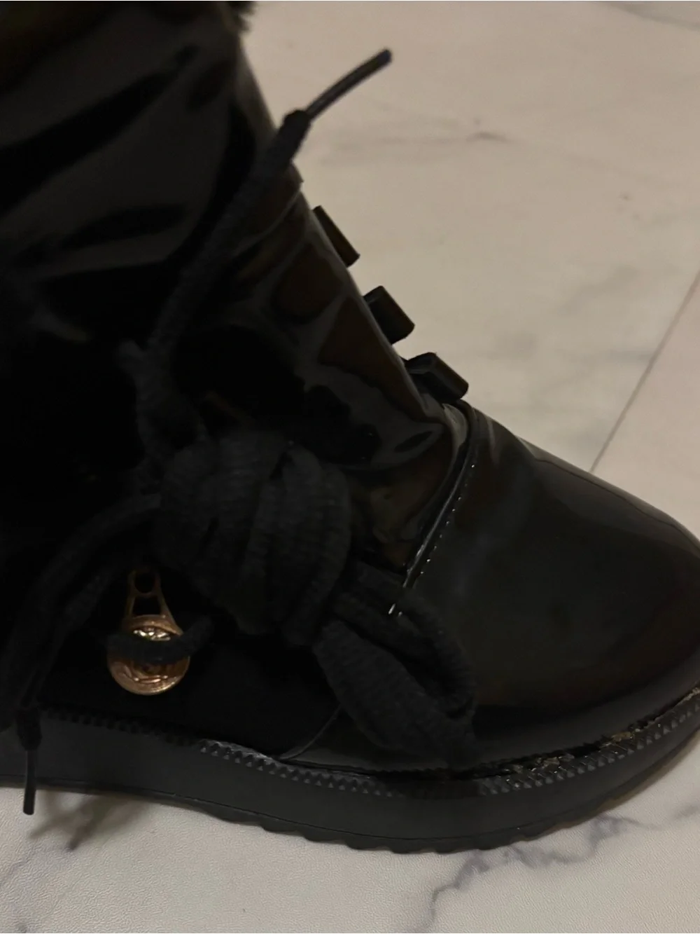 N/A stylish black