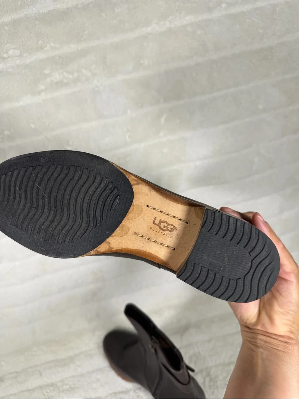 UGG finnegan brown