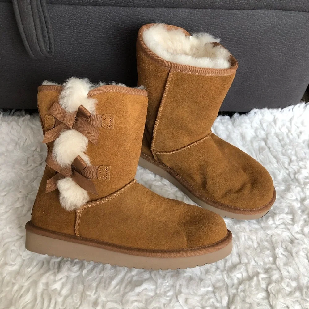 UGG Koolaburra Victoria short boots, size 6