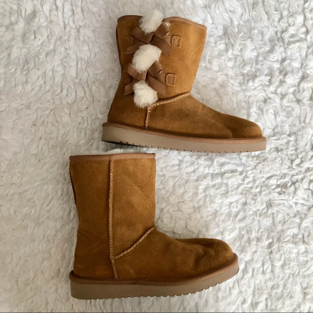 UGG Koolaburra Victoria short boots, size 6