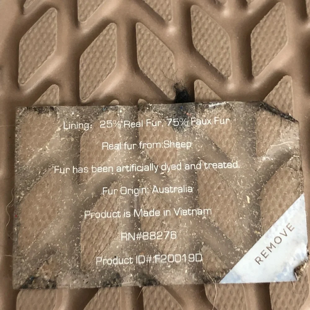 UGG Koolaburra Victoria short boots, size 6