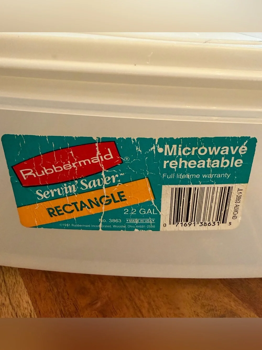 Rubbermaid are scratches