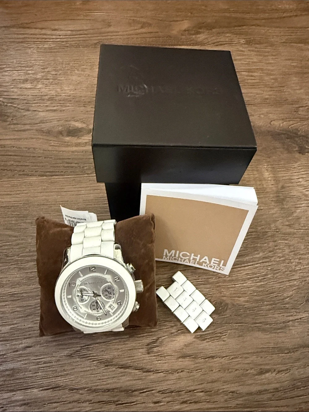 Michael Kors White Ceramic Men's Chronograph Watch with Silver Dial Working