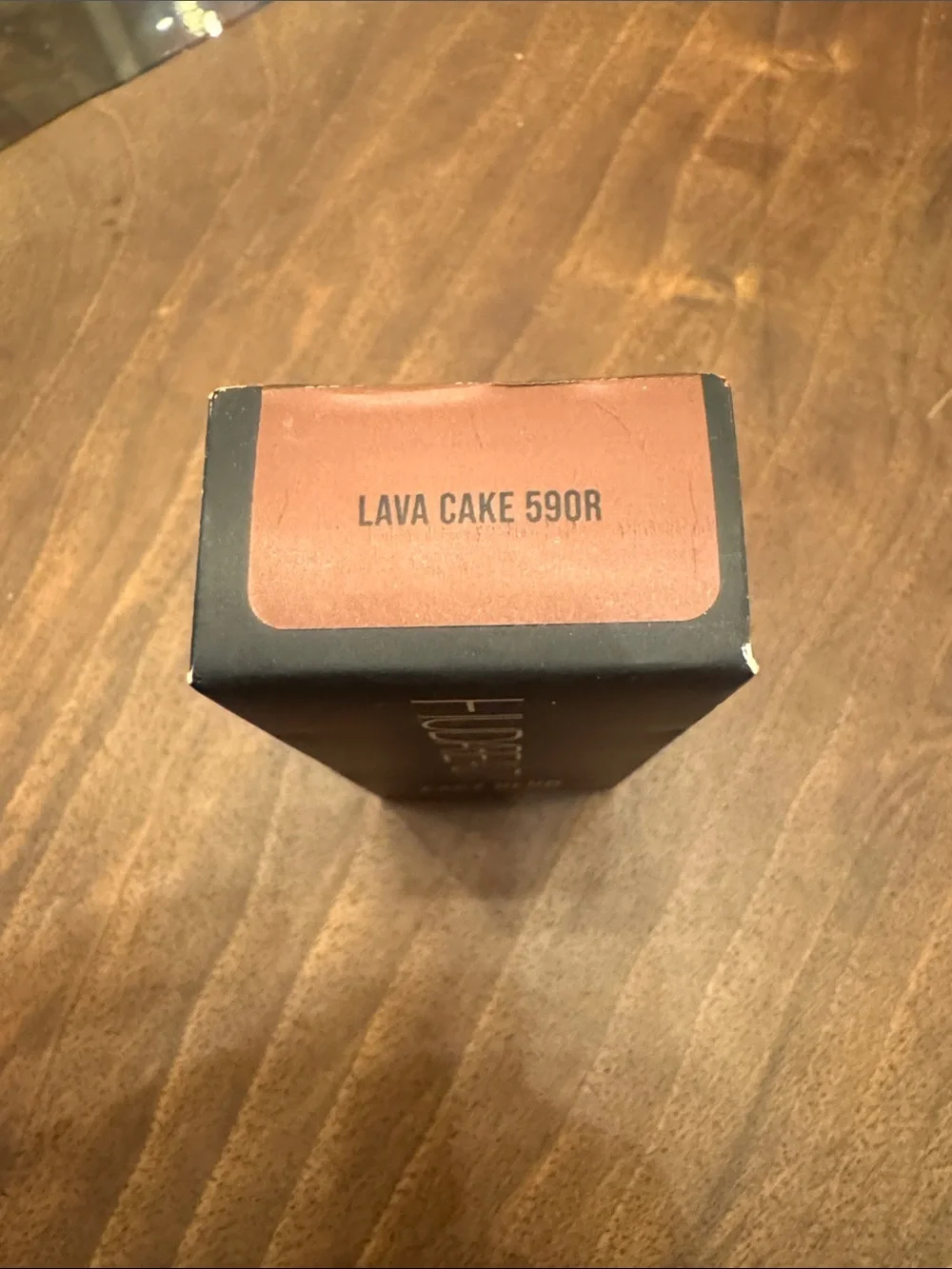 HUDA BEAUTY apply foundation