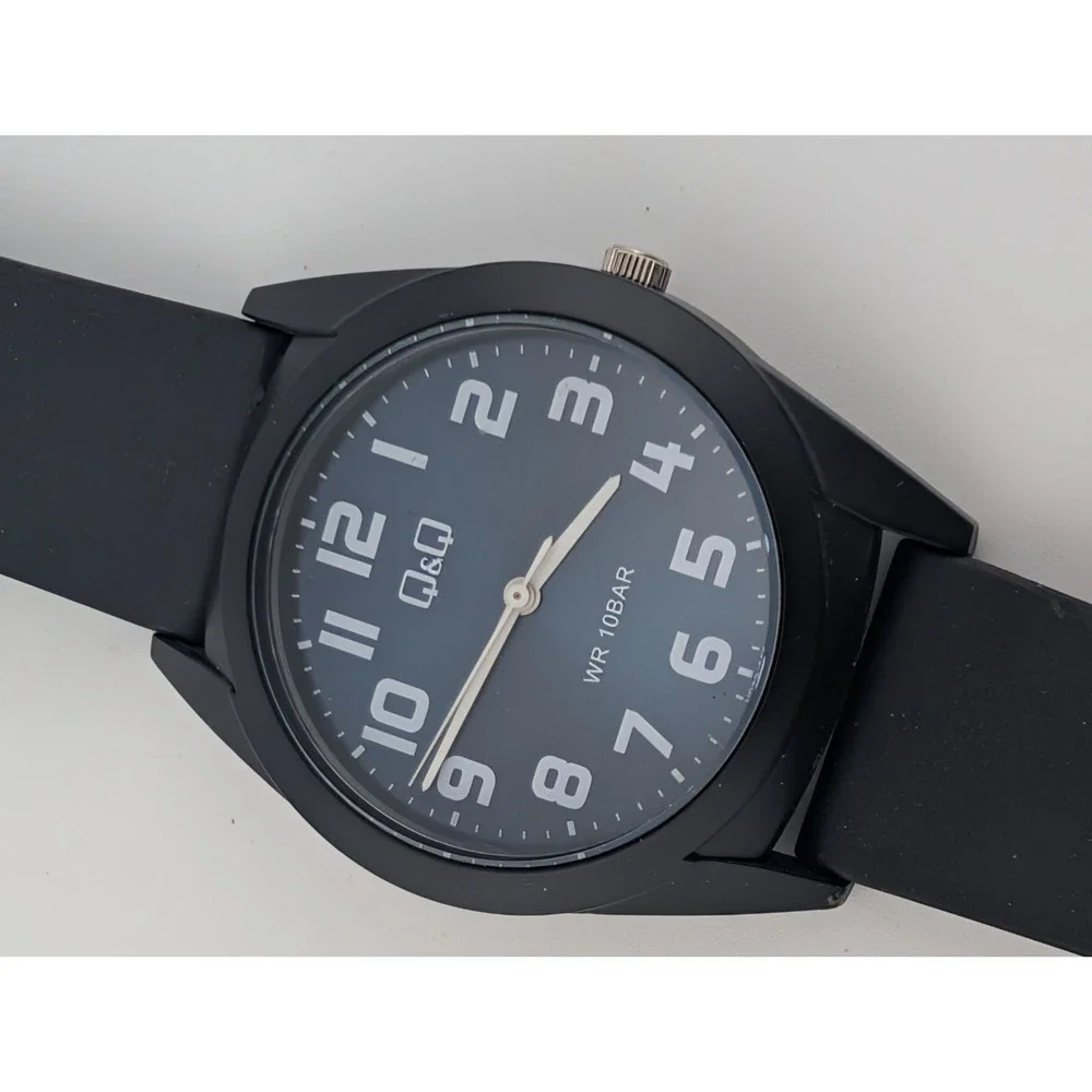 Q&Q Men's Watch 38mm Case Blue Dial Black Resin Band- New Battery