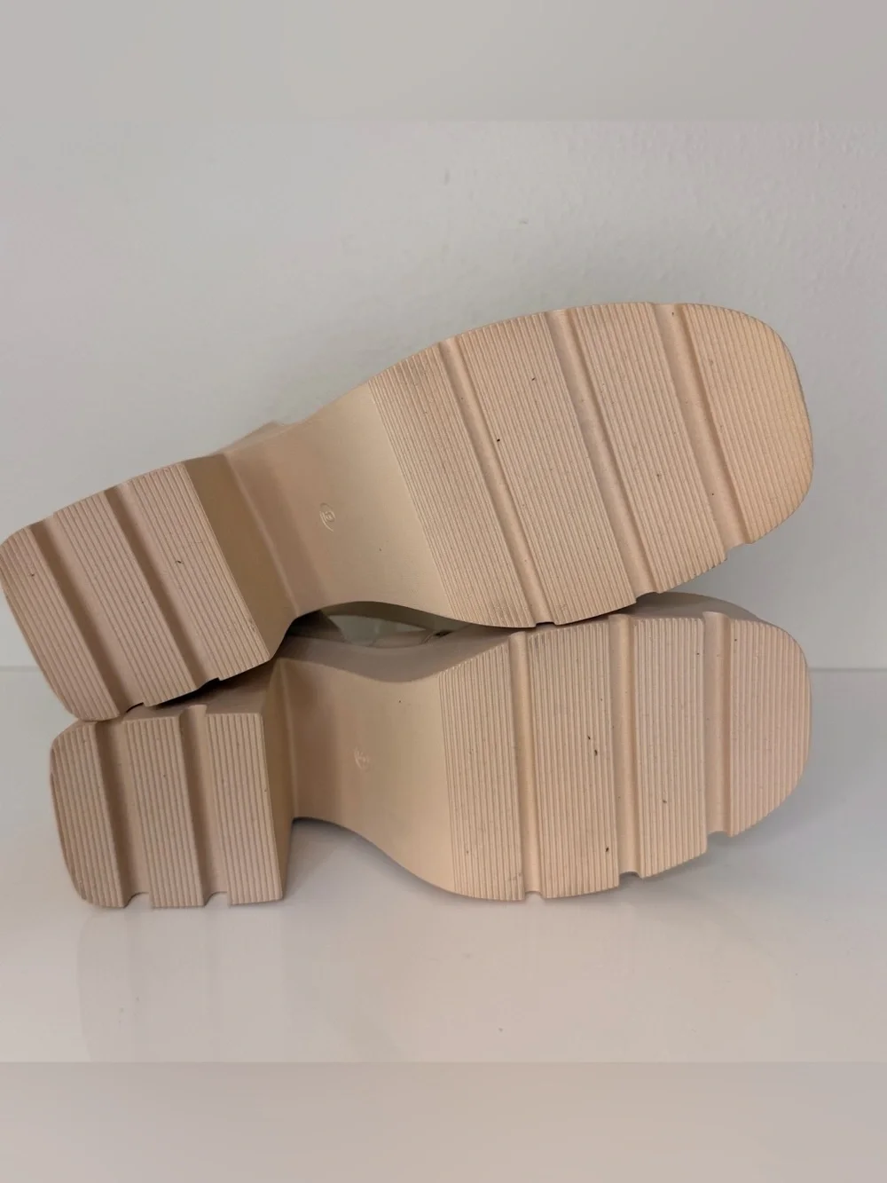 Madden Girl Neutral Beige Platform Chunk Heel Sandals