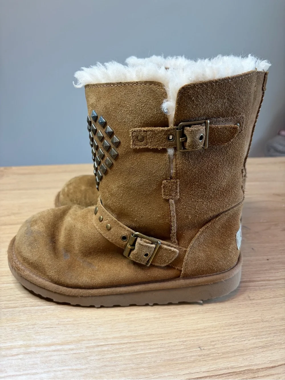 UGG chestnut brown