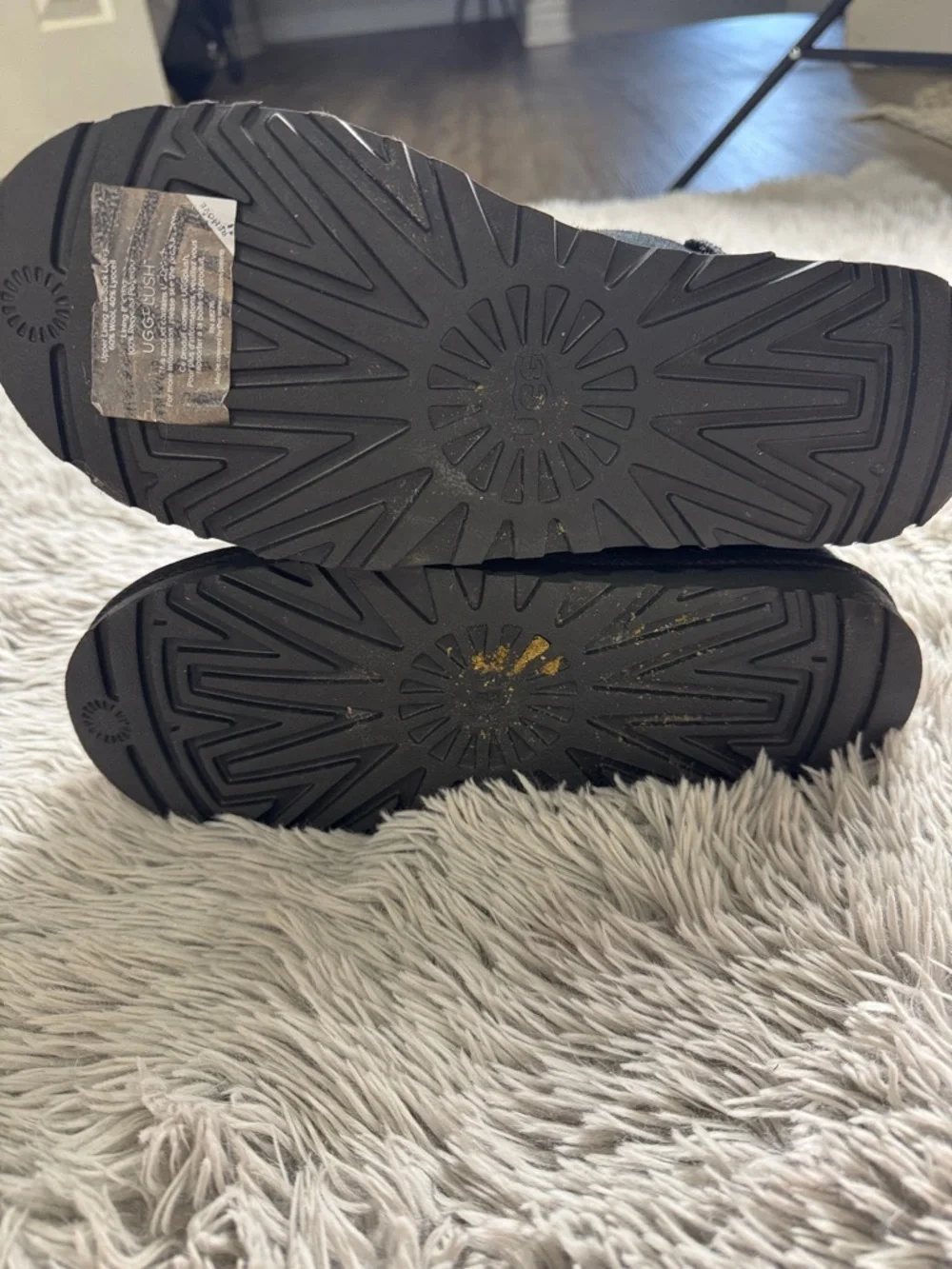 UGG sole pull quick