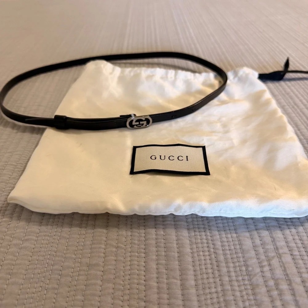 Gucci Black leather waist Skinny Belt Silver‎ Interlocking G Buckle Size 70/XS