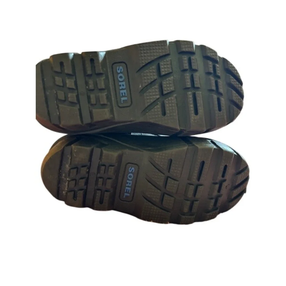 Sorel flurry winter