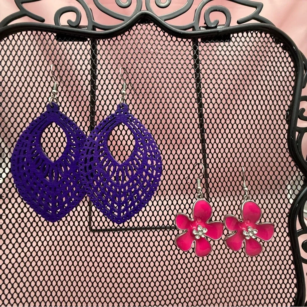 Unknown earrings not