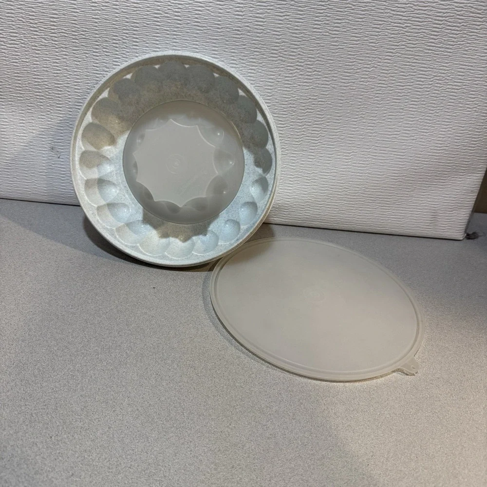 Tupperware vintage piece