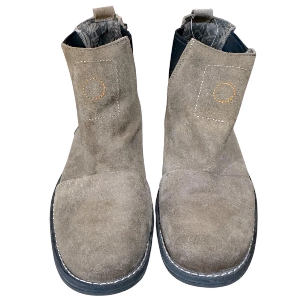 Timberland Suede Ankle Boots with Embroidered‎ Detail