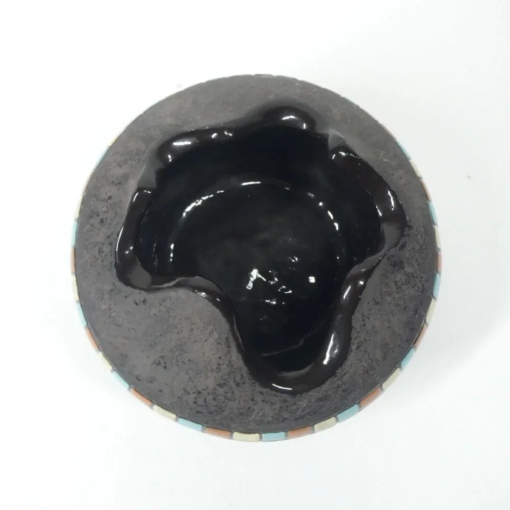 Artisan stylized shiny