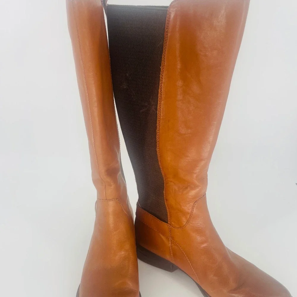 Born tan leather