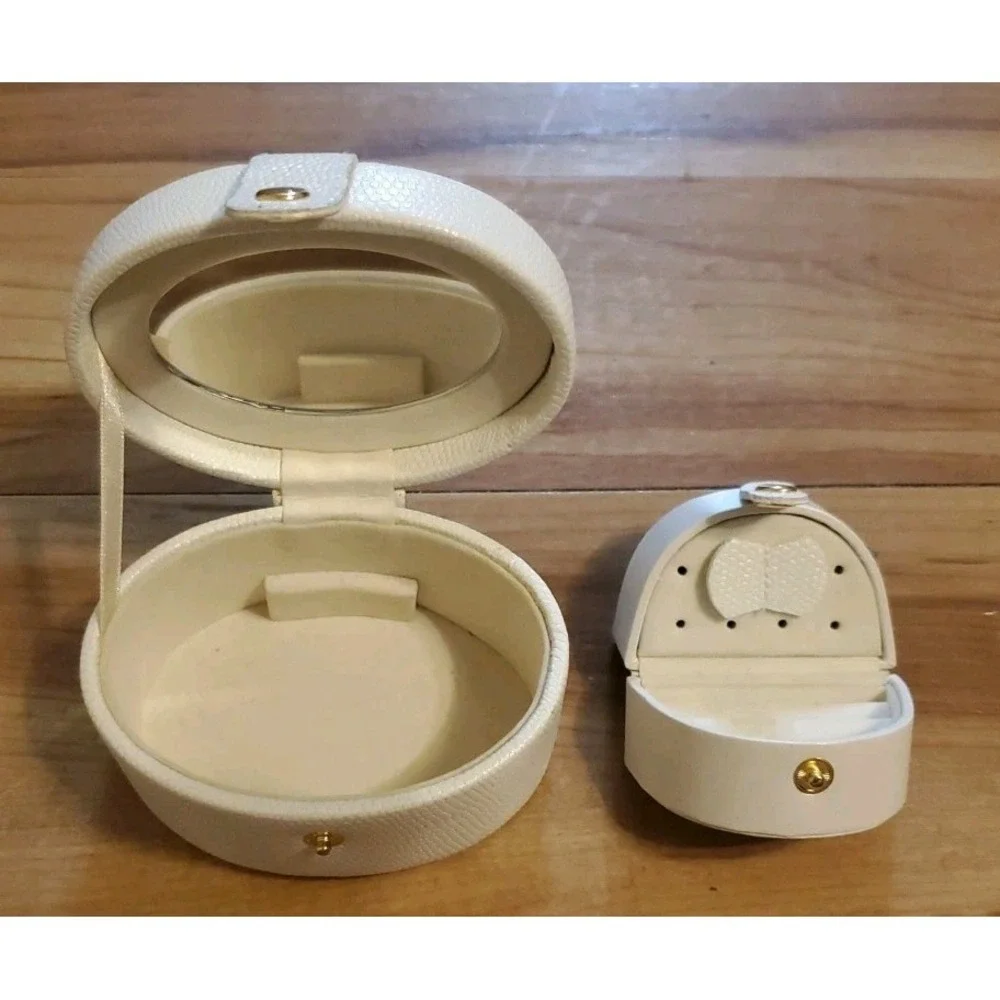 White Textured Faux Leather Jewelry Case Set Round Travel Vanity Organizer