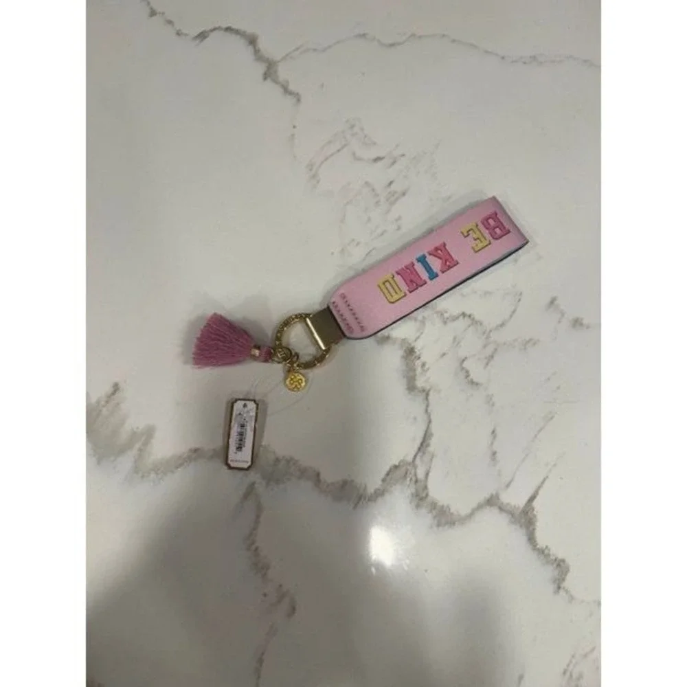 Simply Southern Keychain be kind new‎
