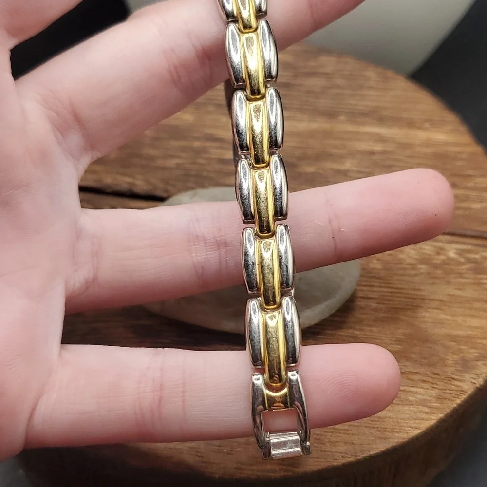 bracelet item video