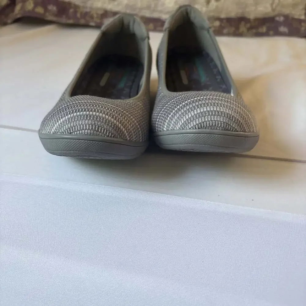 Skechers no signs