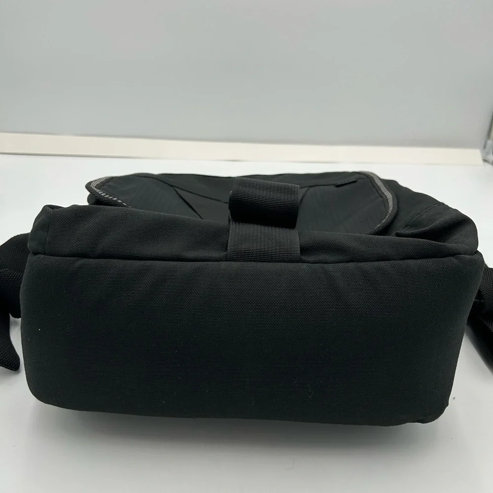 Vtg LL Bean Laptop Travel‎ Bag 12 x 15 Inch Canvas Zip Crossbody Strap Black