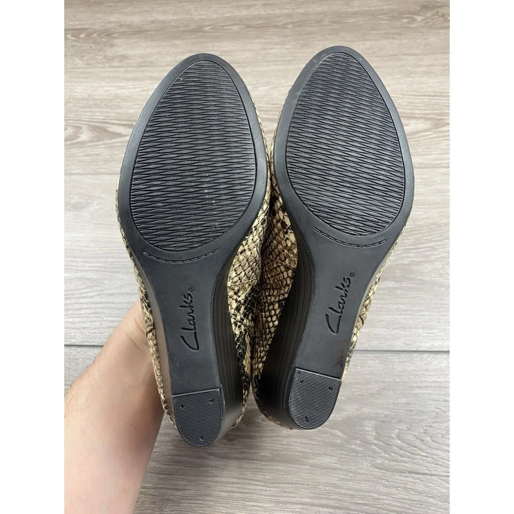 Clarks women snakeprint