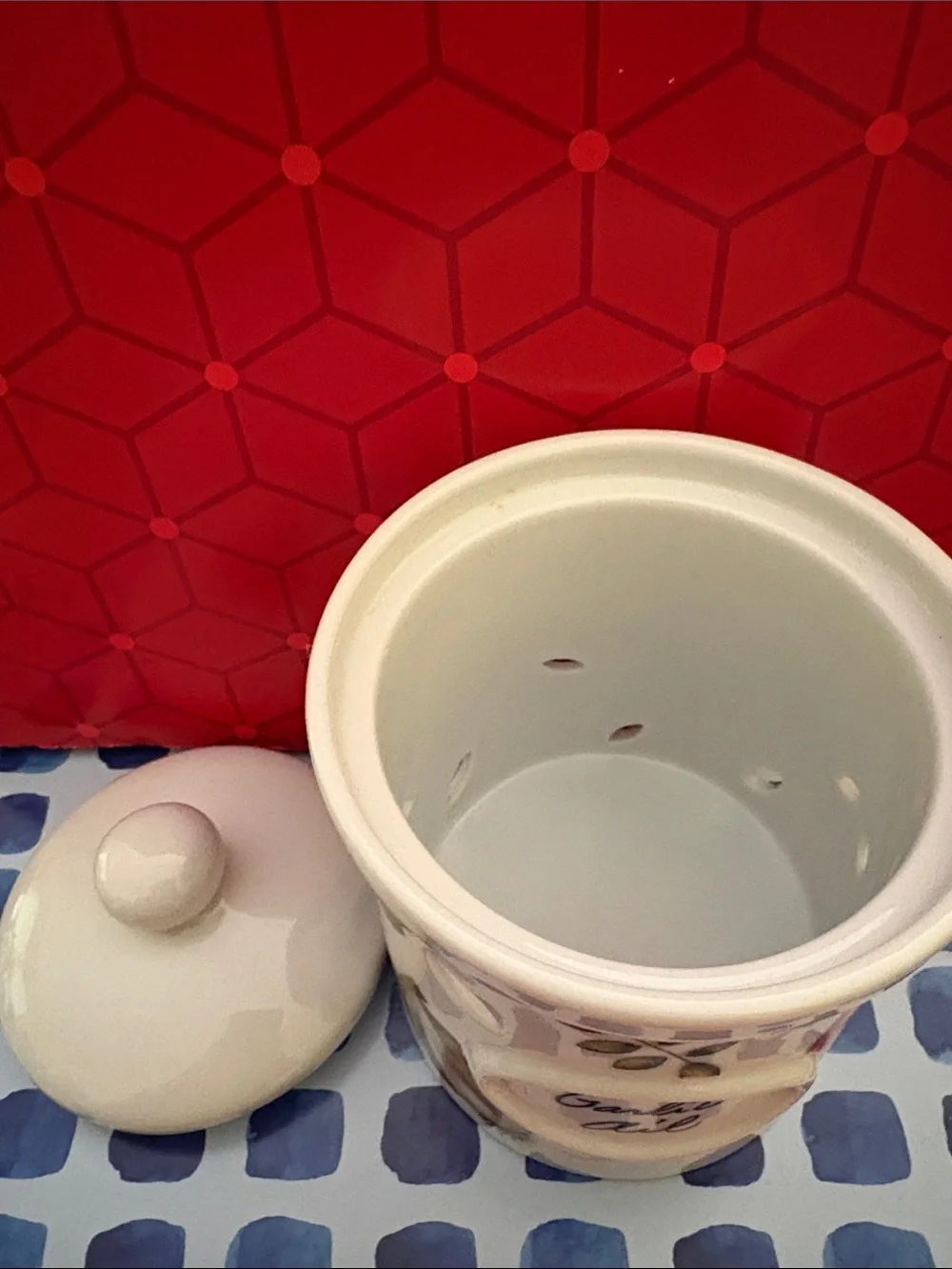 Garlic ceramic jar