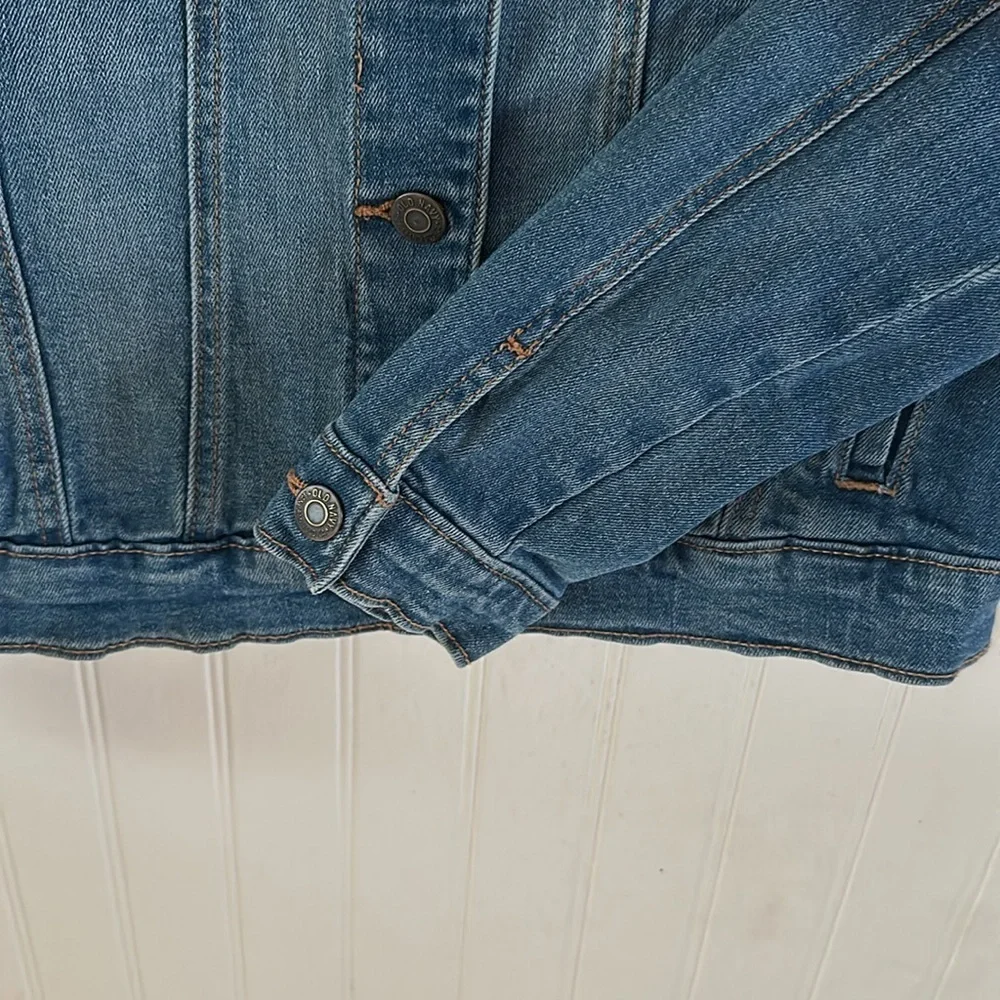 Old Navy FA 2017 Collection Denim Trucker Jacket Size L/G (10-12)