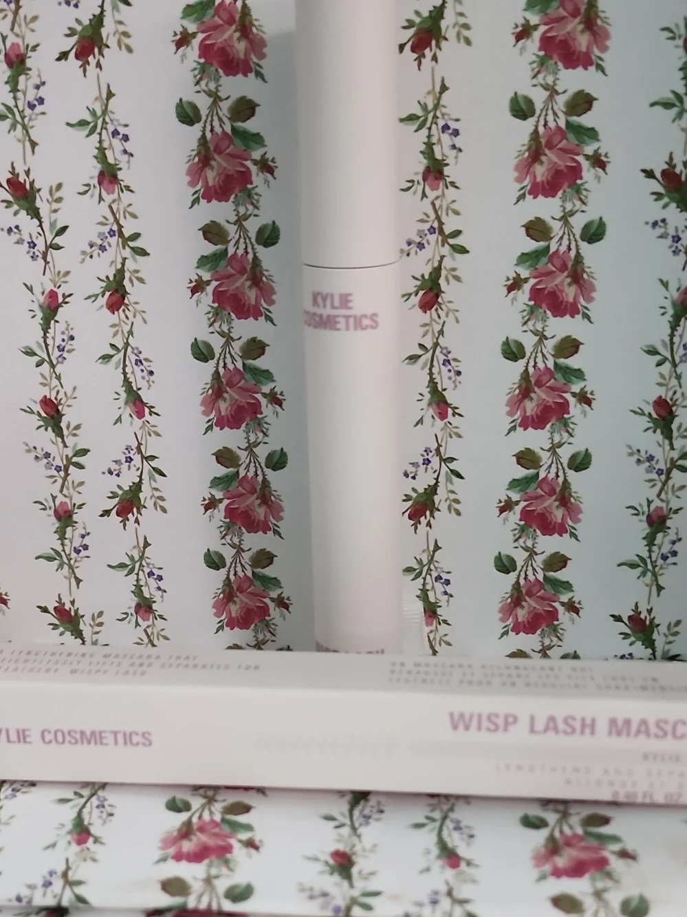 Kylie Cosmetics elegant white