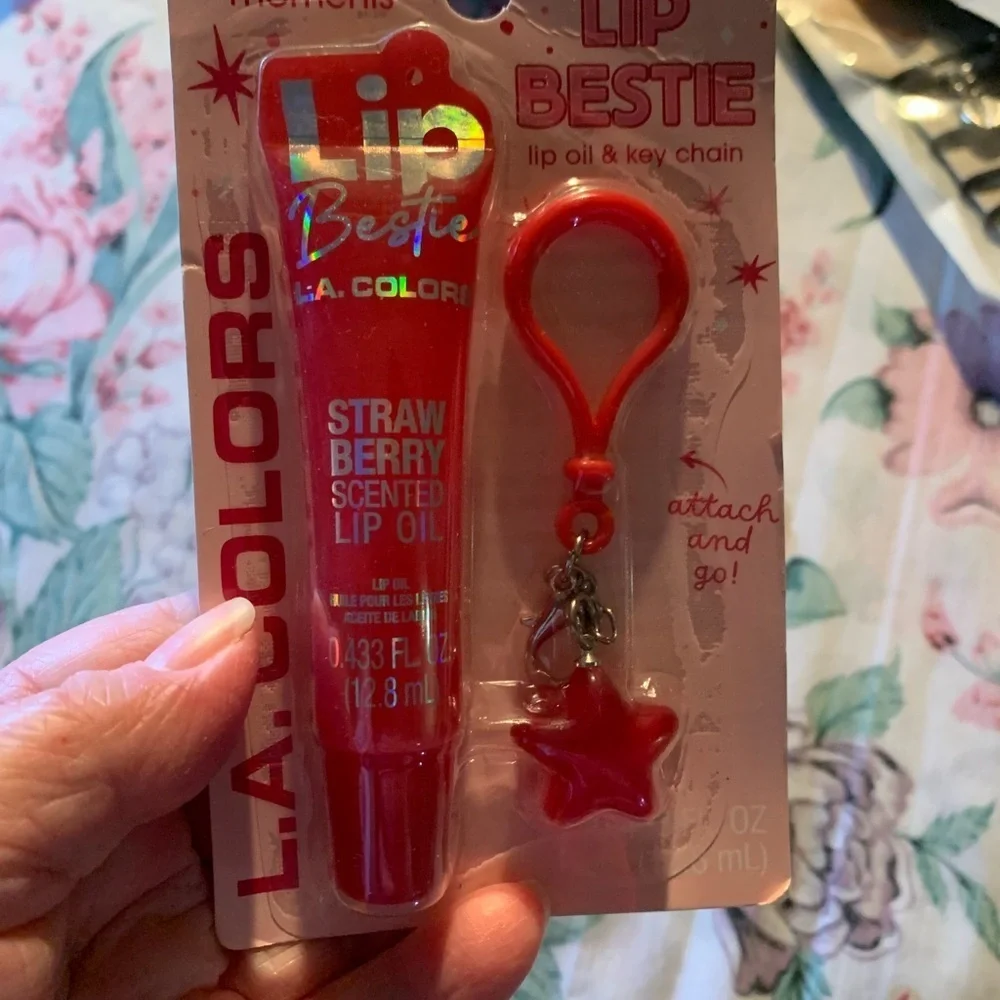 L.A. Colors Lip Bestie Lip Oil with Key Chain Strawberry Flavor