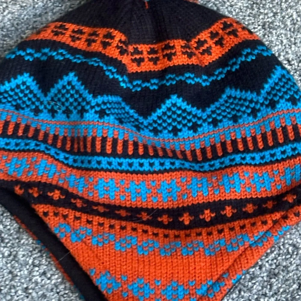 D&Y vibrant knit