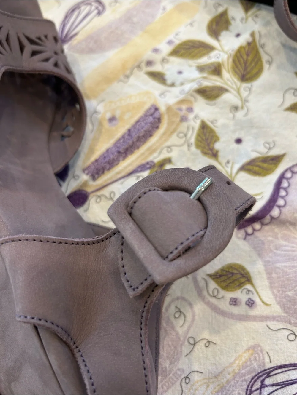Arche suede wedge