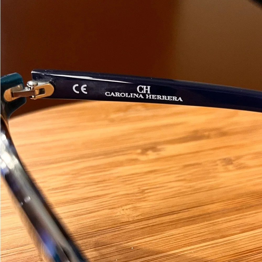 Carolina Herrera ch col