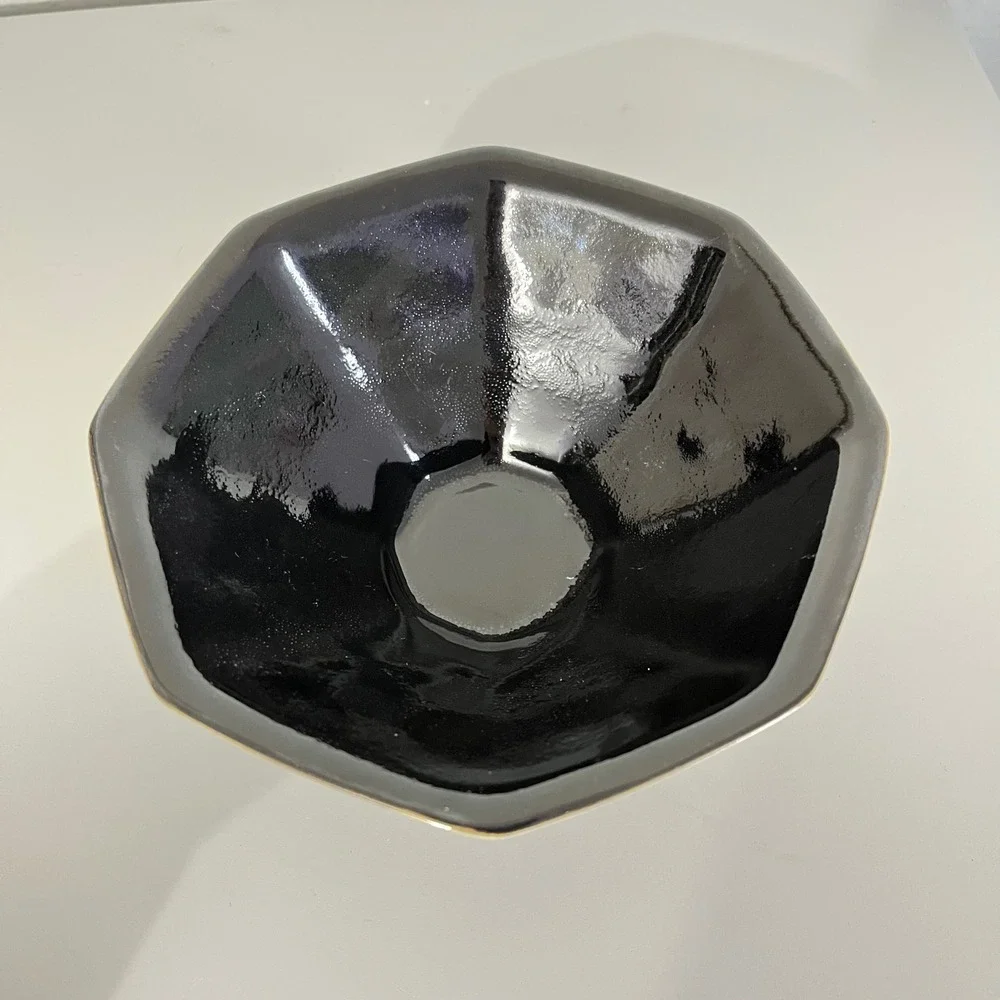 Malaysia Handicraft octagonal pottery
