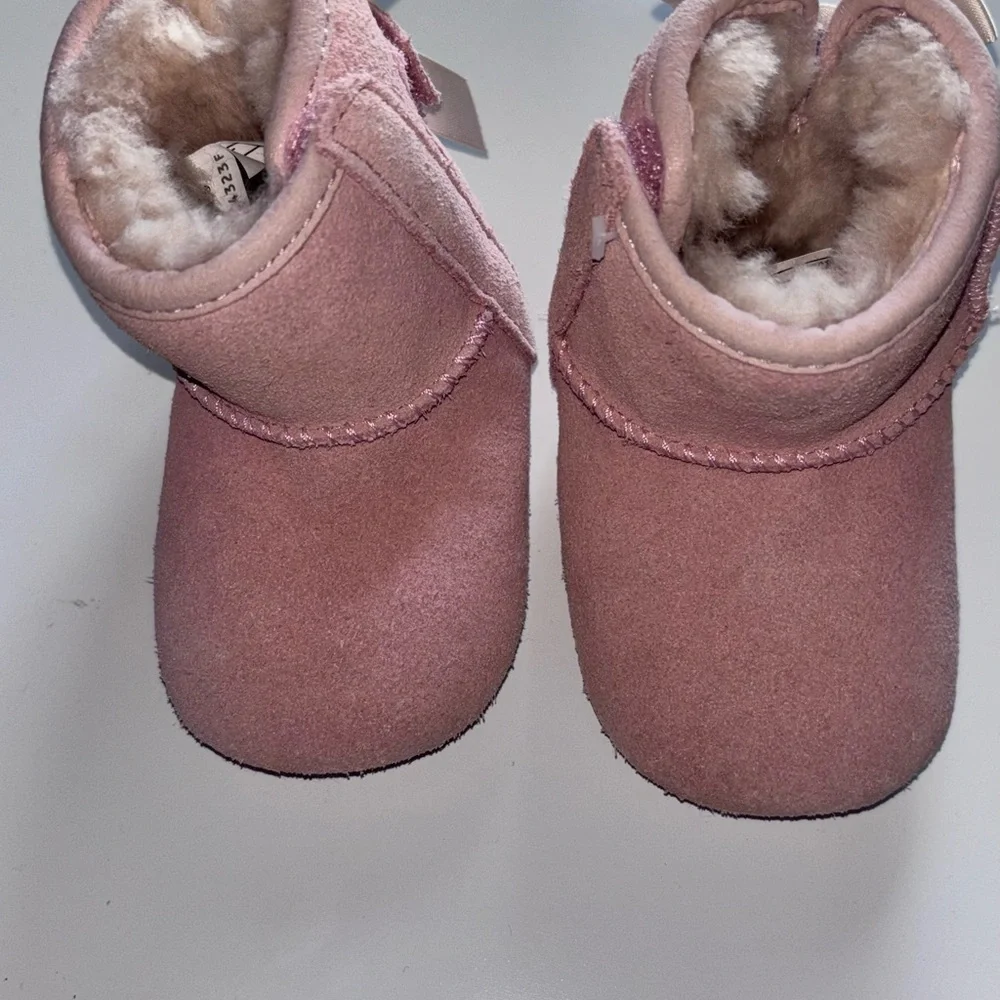 UGG boots color