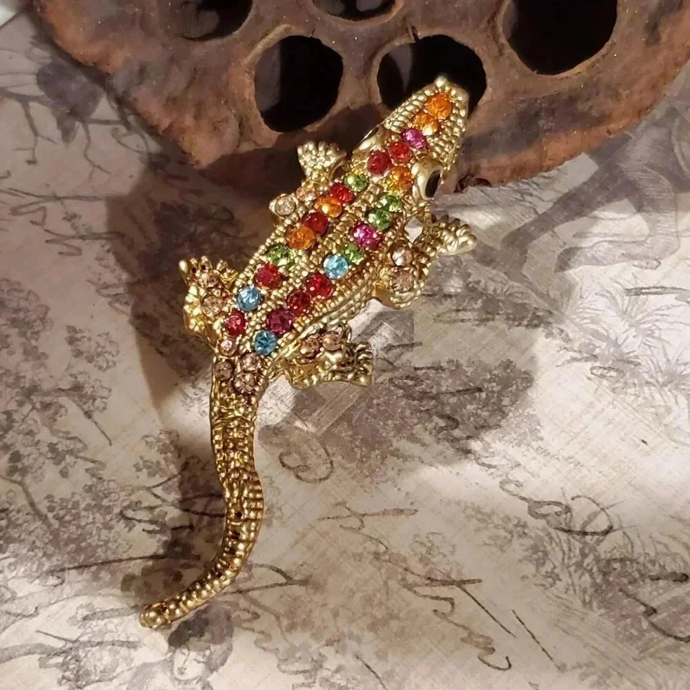 New Vintage 90s Y2K Multicolor Gold Crystal Gecko Lizard Brooch