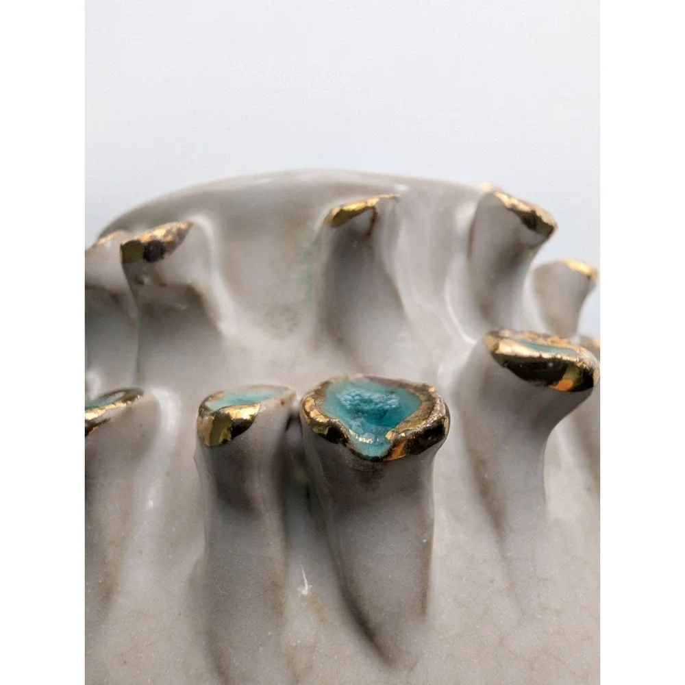 Unmarked barnacle sea