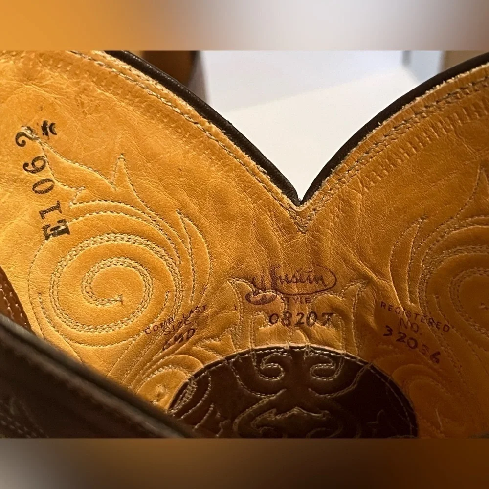 Justin Boots stylish brown