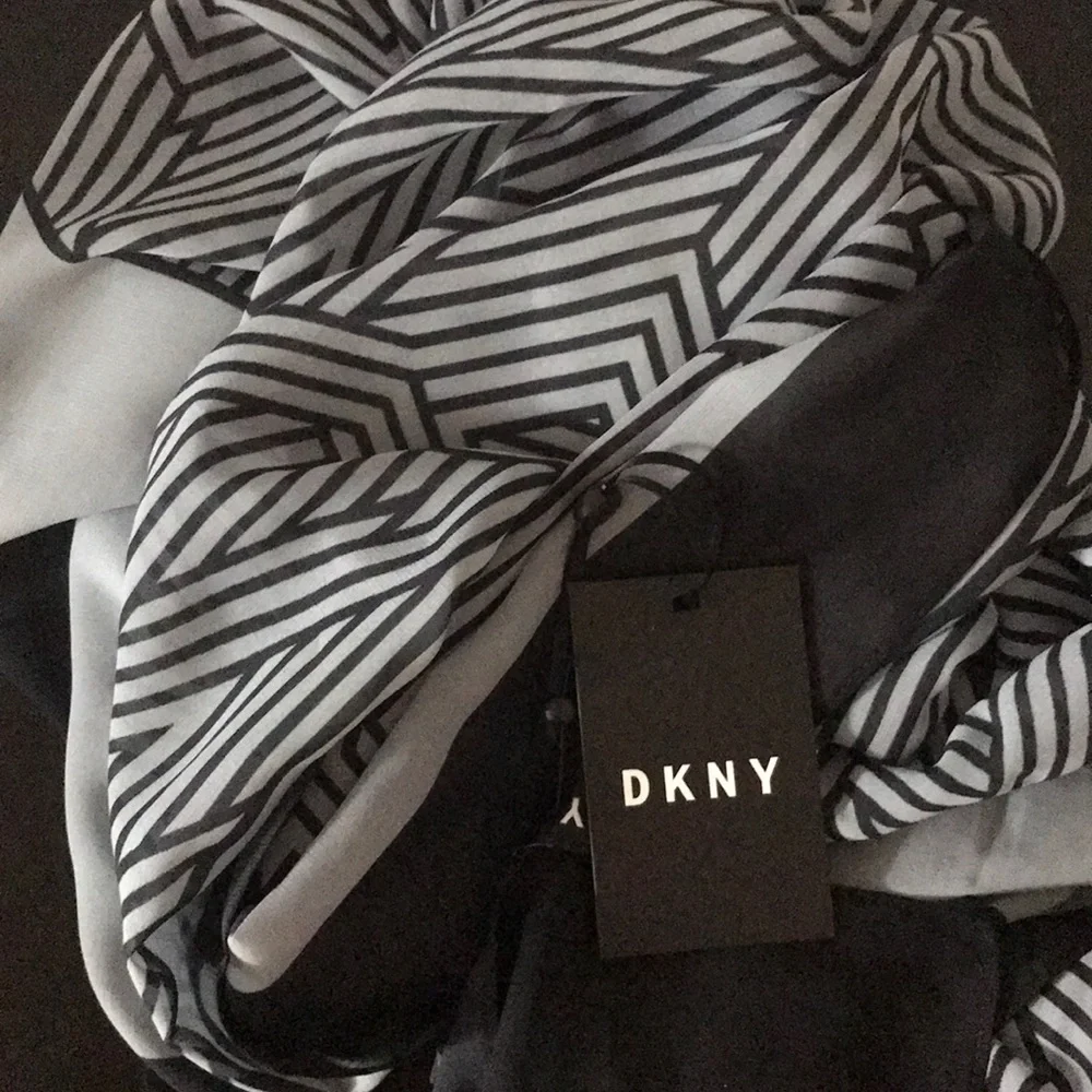 Dkny monogram logo
