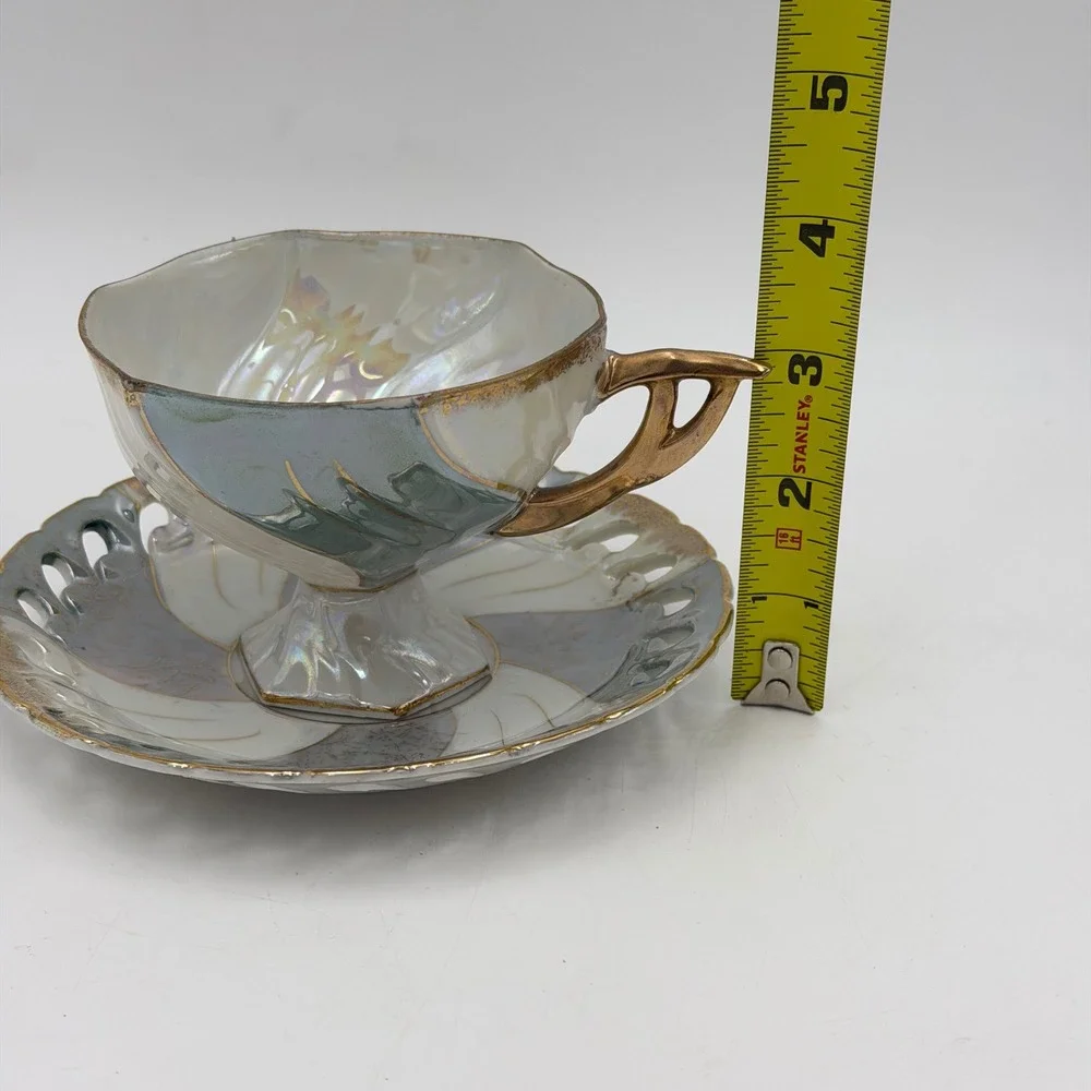 Unbranded lustreware footed