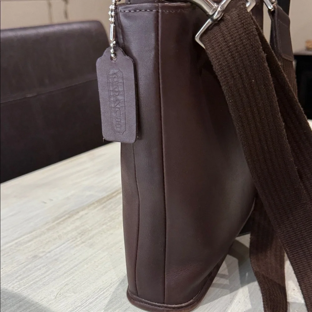 Coach elegant dark