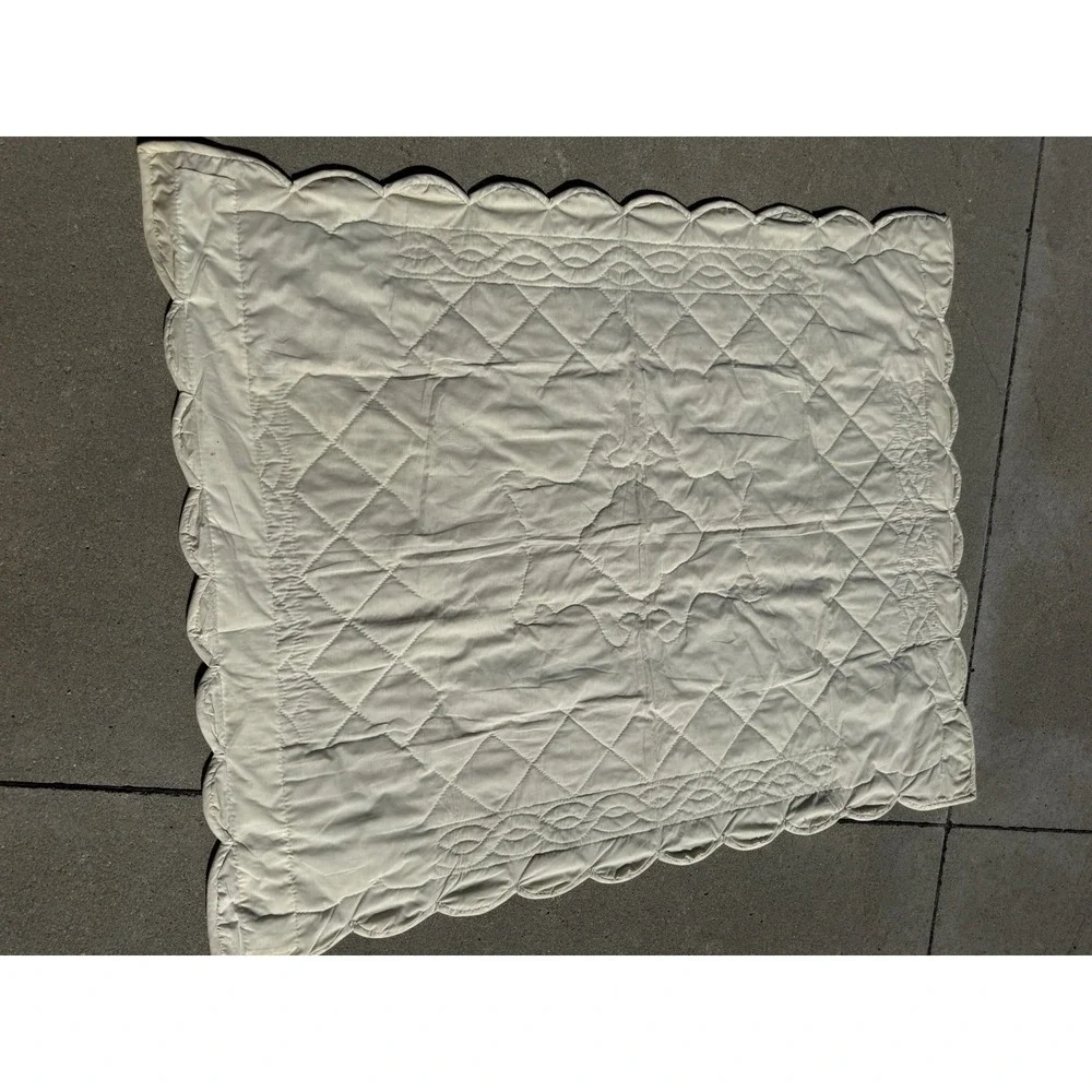 Ivory Floral Embroidered Quilt Throw Scalloped Edge Cottage‎ Chic 50x70