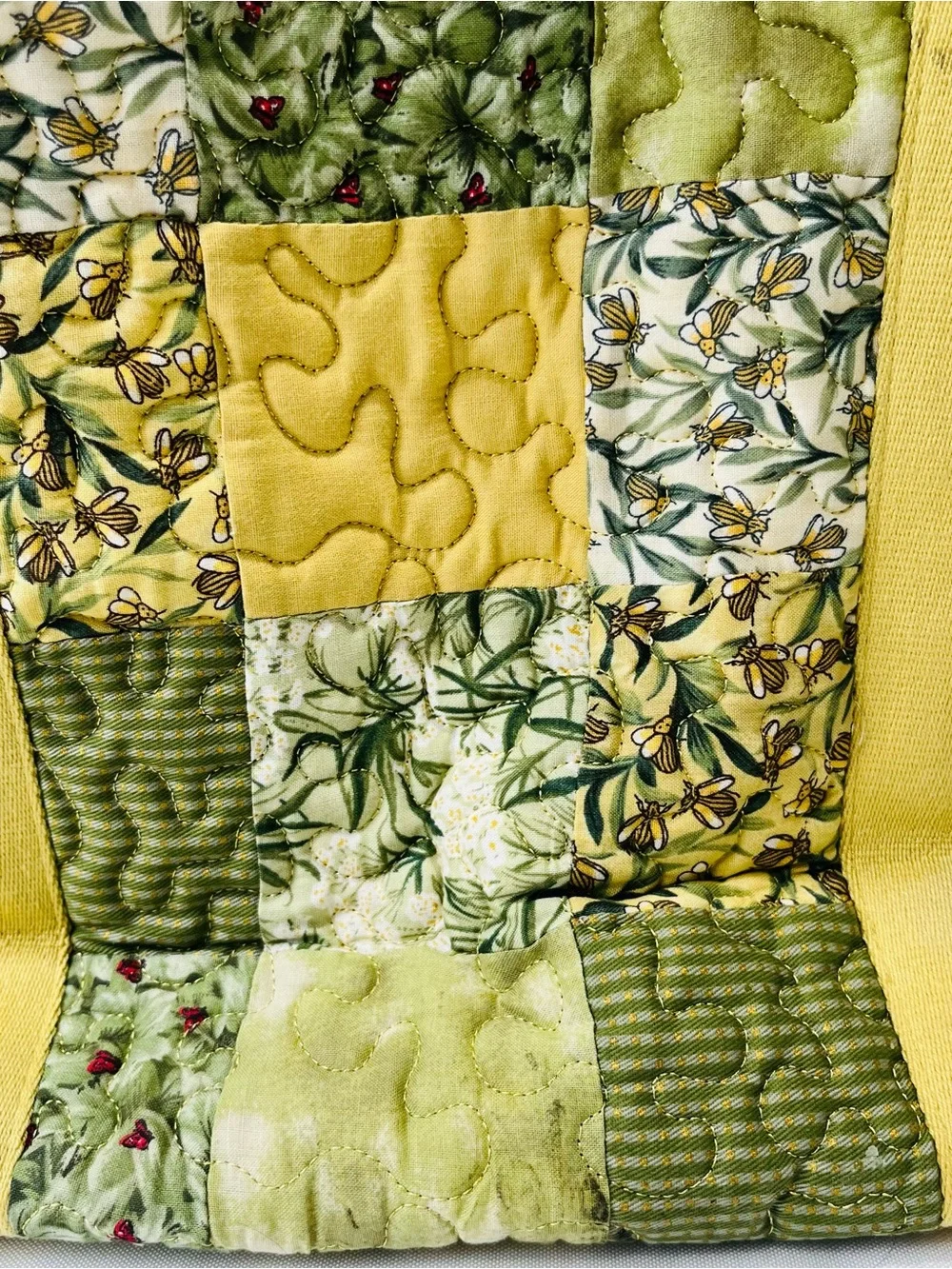 Donna Sharp Quilted Botanical large