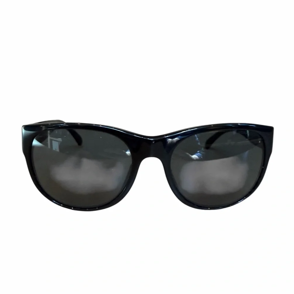 CHANEL elegant black
