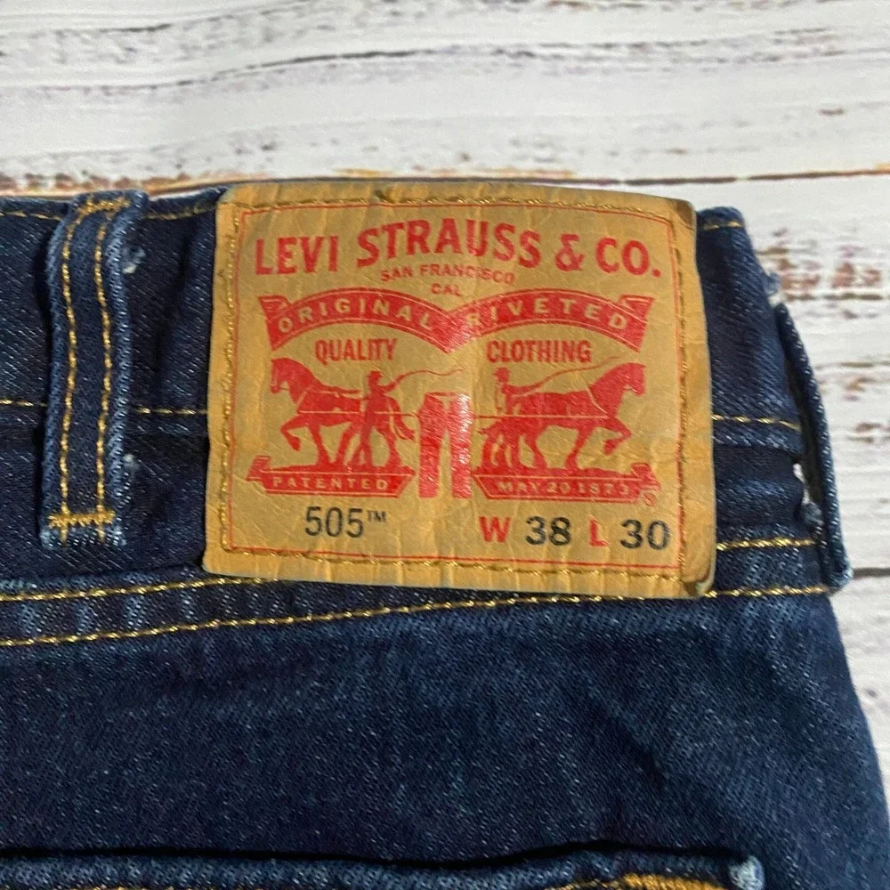 Levis description great